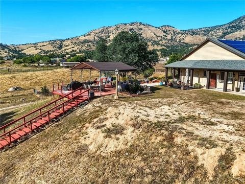 Tiny photo for 7197 Perlman DR, Sanger, CA 93657 (MLS # FR26095260)