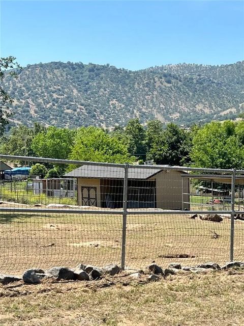 Tiny photo for 7197 Perlman DR, Sanger, CA 93657 (MLS # FR26095260)