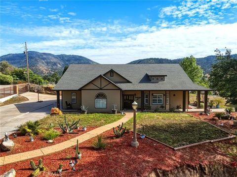 Tiny photo for 7197 Perlman DR, Sanger, CA 93657 (MLS # FR26095260)