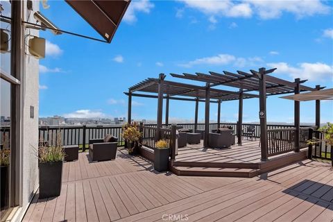 Tiny photo for 7250 Franklin Avenue #506, Los Angeles, CA 90046 (MLS # CV25268521)