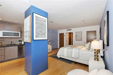 Tiny photo for 7250 Franklin Avenue #506, Los Angeles, CA 90046 (MLS # CV25268521)