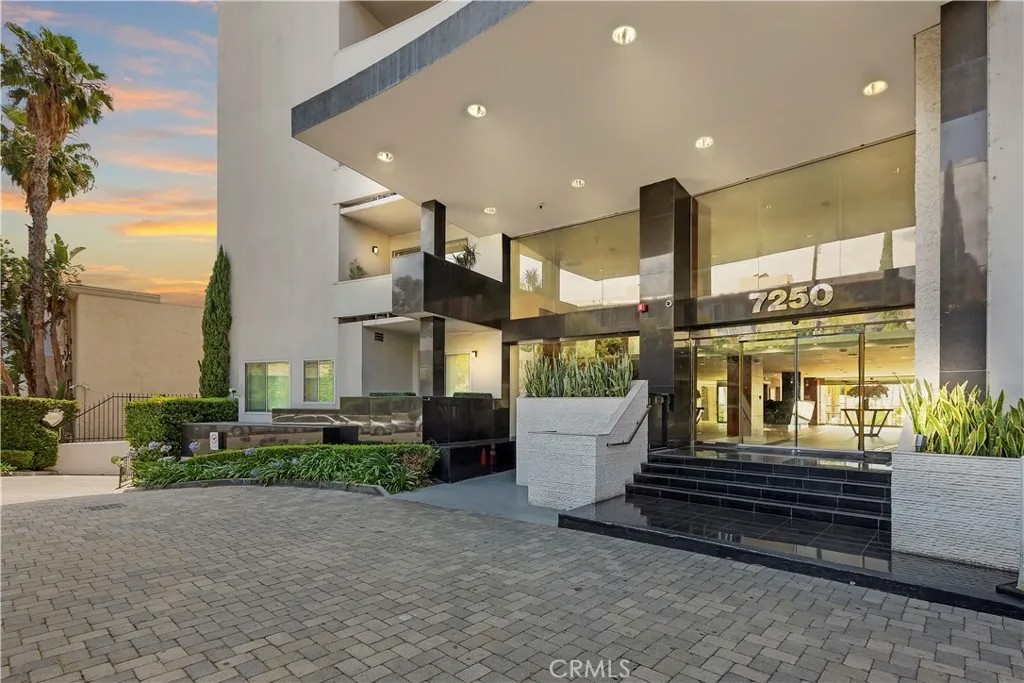 7250 Franklin Avenue 506