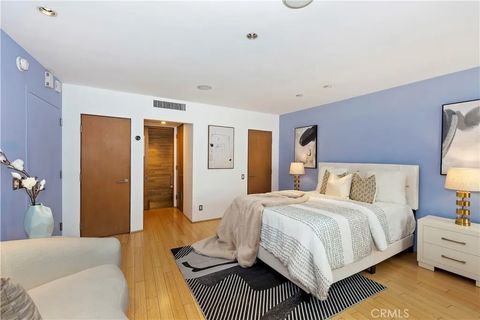 Tiny photo for 7250 Franklin Avenue #506, Los Angeles, CA 90046 (MLS # CV25268521)
