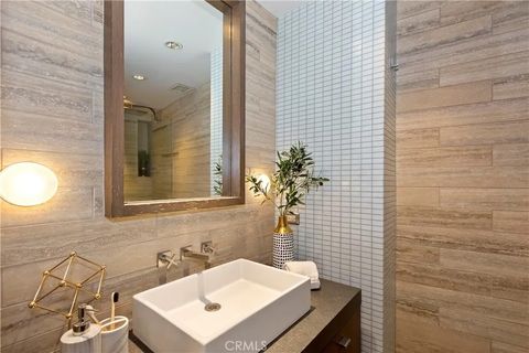 Tiny photo for 7250 Franklin Avenue #506, Los Angeles, CA 90046 (MLS # CV25268521)