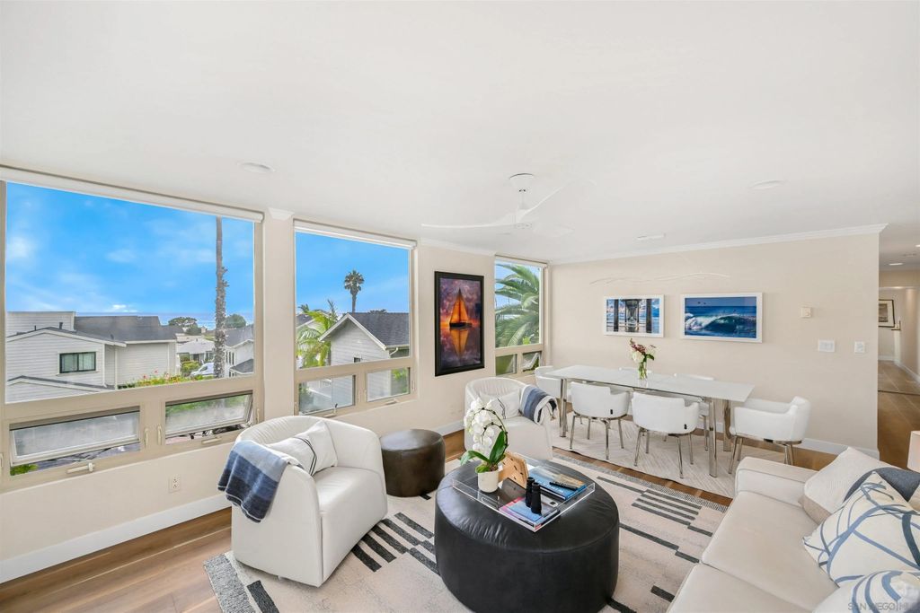 Photo of 935 Genter St #306, La Jolla, CA 92037 (MLS # 250041138)