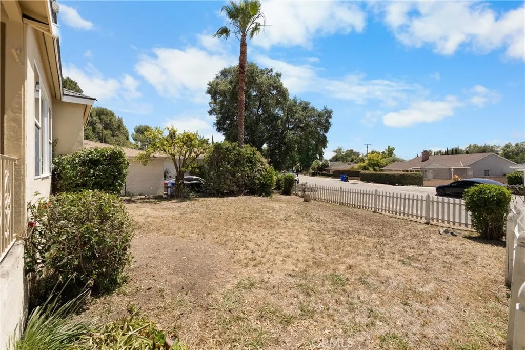 2637 Mayfield