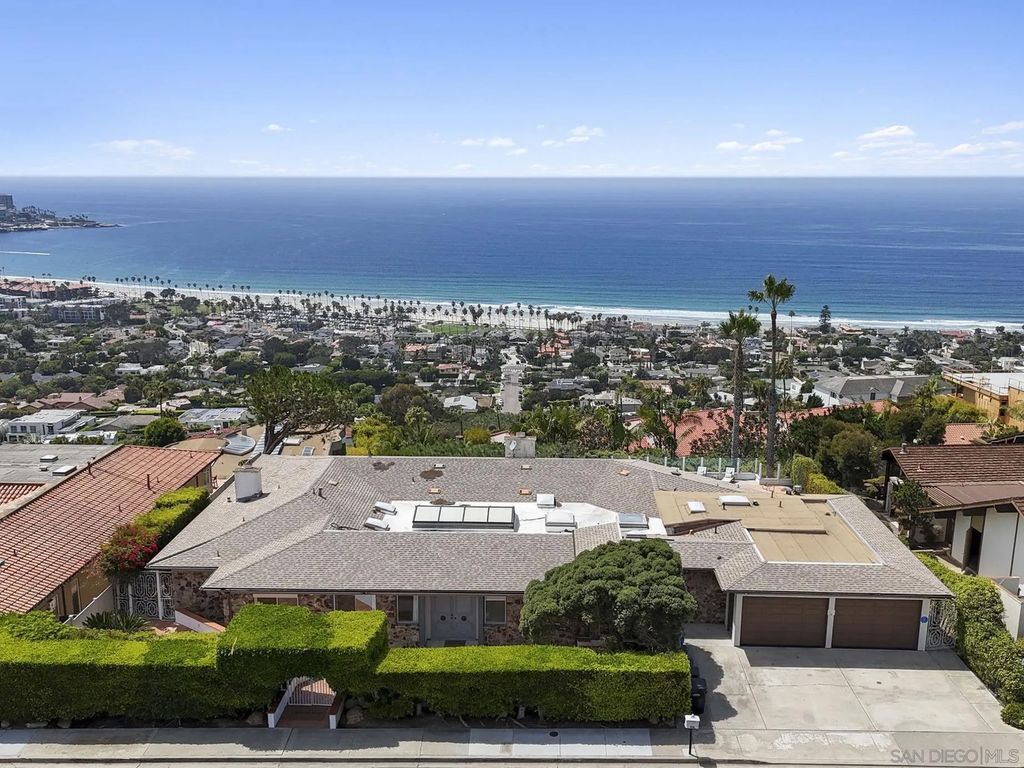 Photo of 8390 Prestwick Dr, La Jolla, CA 92037 (MLS # 250037283)