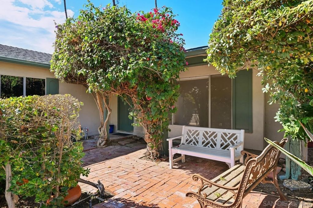 Photo of 2050 Oak Hill Dr, Escondido, CA 92027 (MLS # 2600906)