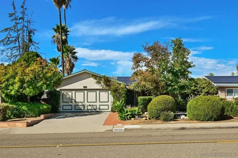 2050 Oak Hill Dr, Escondido, CA 92027 - #: 2600906