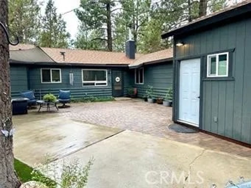 Photo of 867 B Lane, Big Bear Lake, CA 92314 (MLS # IG26078164)