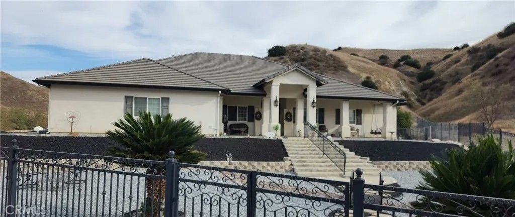 Photo of 13110 Laurene Ln, Moreno Valley, CA 92555 (MLS # SW26000203)