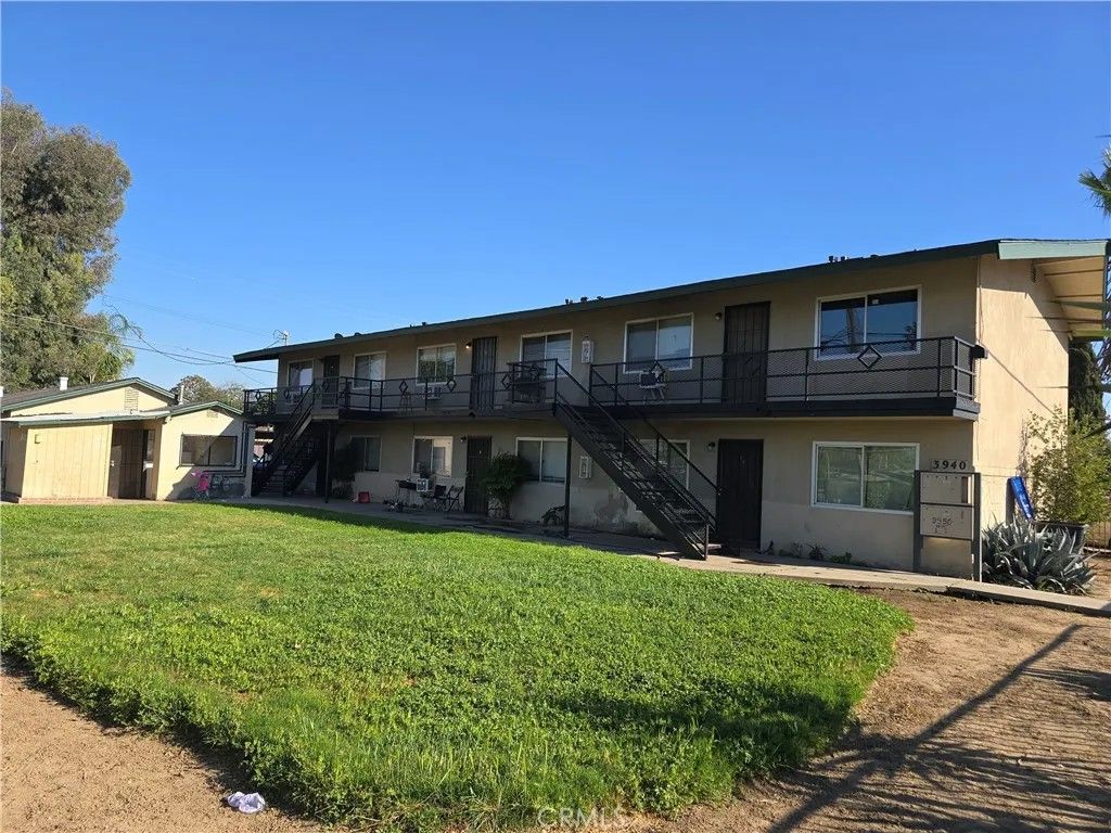 Photo of 3940 E Burns Ave, Fresno, CA 93725 (MLS # FR26090586)