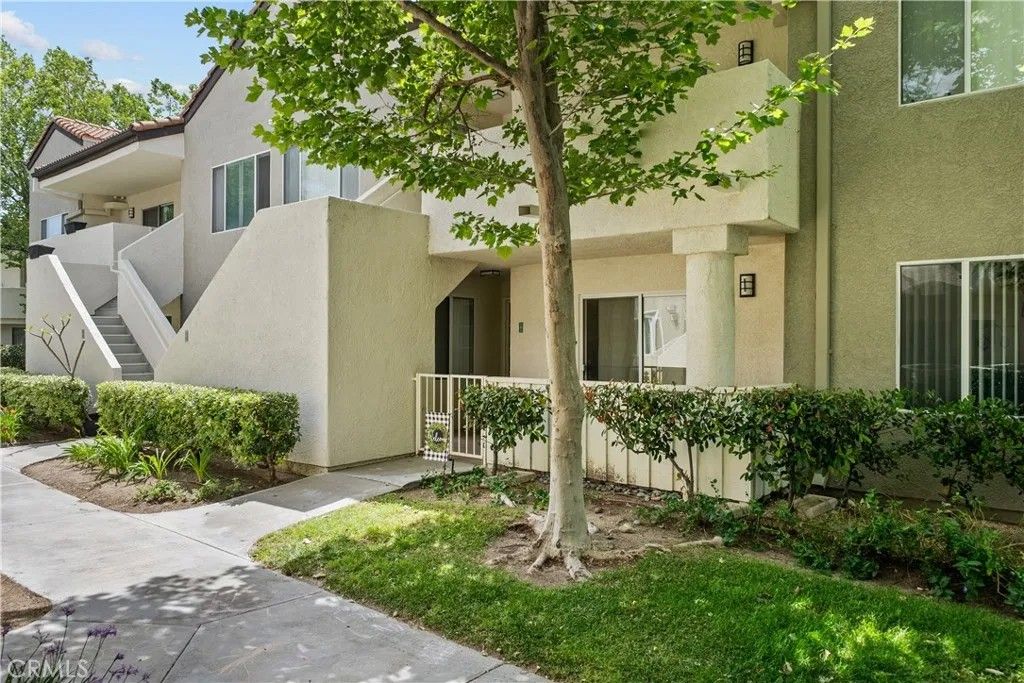 Photo of 24465 Valle Del Oro #101, Newhall, CA 91321 (MLS # SR26084837)