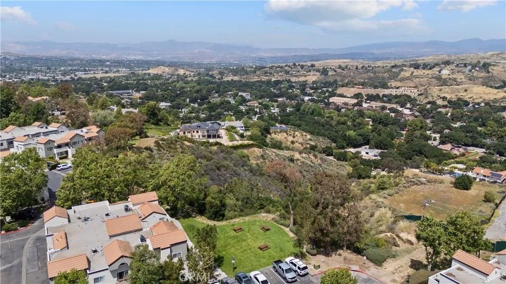 Photo of 24465 Valle Del Oro #101, Newhall, CA 91321 (MLS # SR26084837)