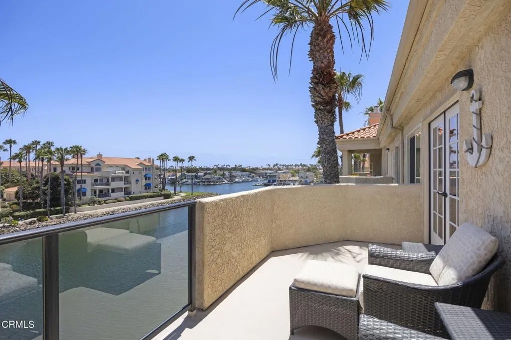 1737 Emerald Isle Way