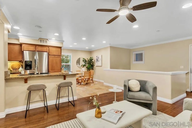 3463 Coastline Pl