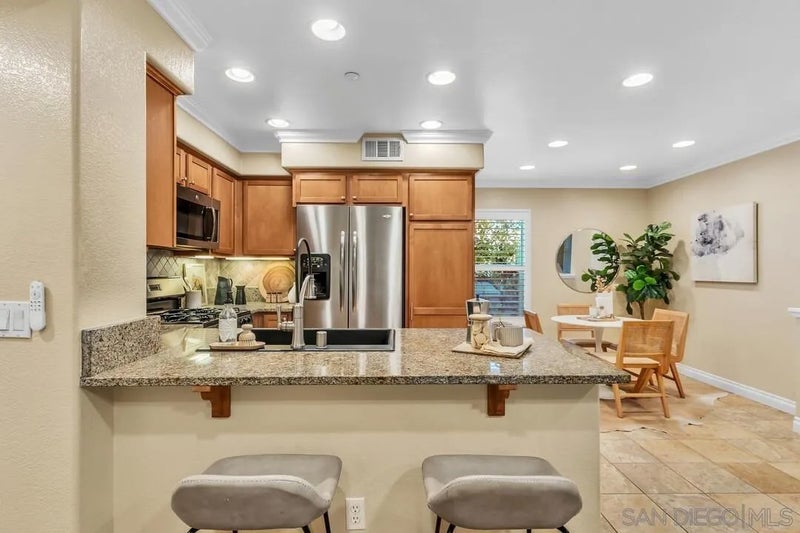 3463 Coastline Pl
