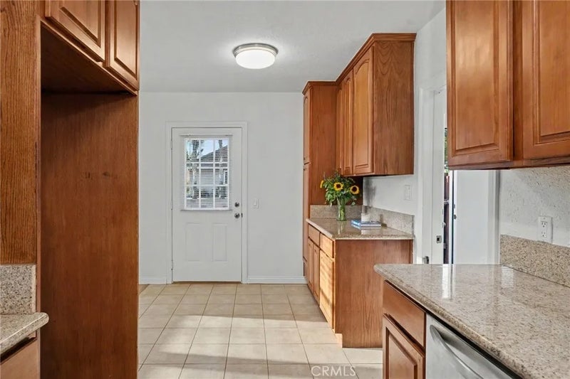 23142 Strathern