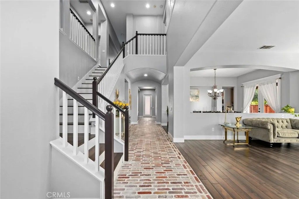 Photo of 2401 Paseo Los Gatos, Chula Vista, CA 91914 (MLS # IV25230144)
