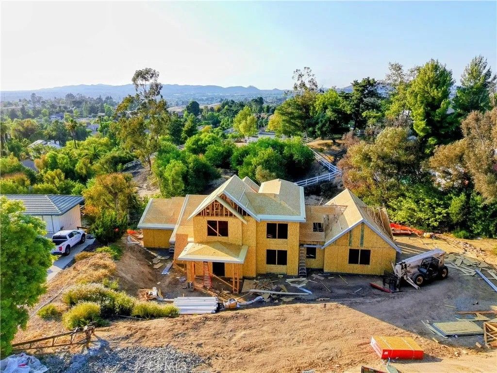 Photo of 31380 Avenida Del Reposo, Temecula, CA 92591 (MLS # SW26094709)