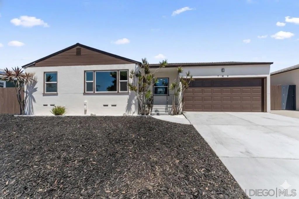 Photo of 709 4th Ave, Chula Vista, CA 91910 (MLS # 260002340)