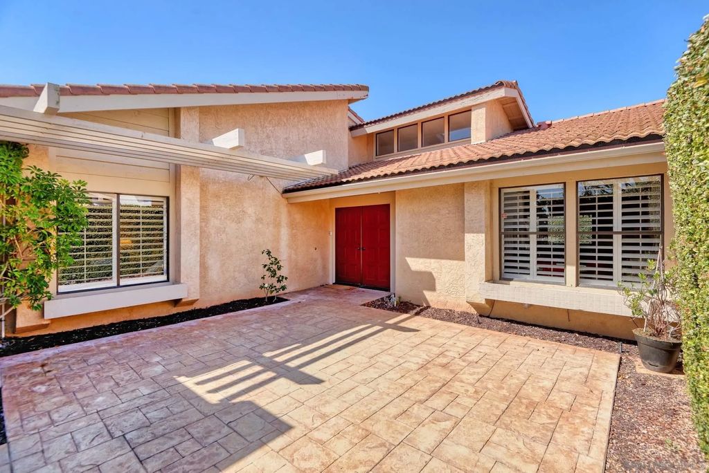 Photo of 1609 Caminito Asterisco, La Jolla, CA 92037 (MLS # 260005497)