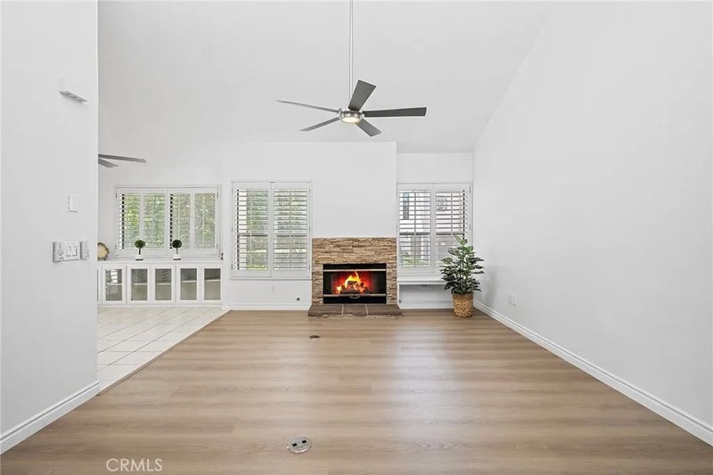 4277 Las Virgenes 1
