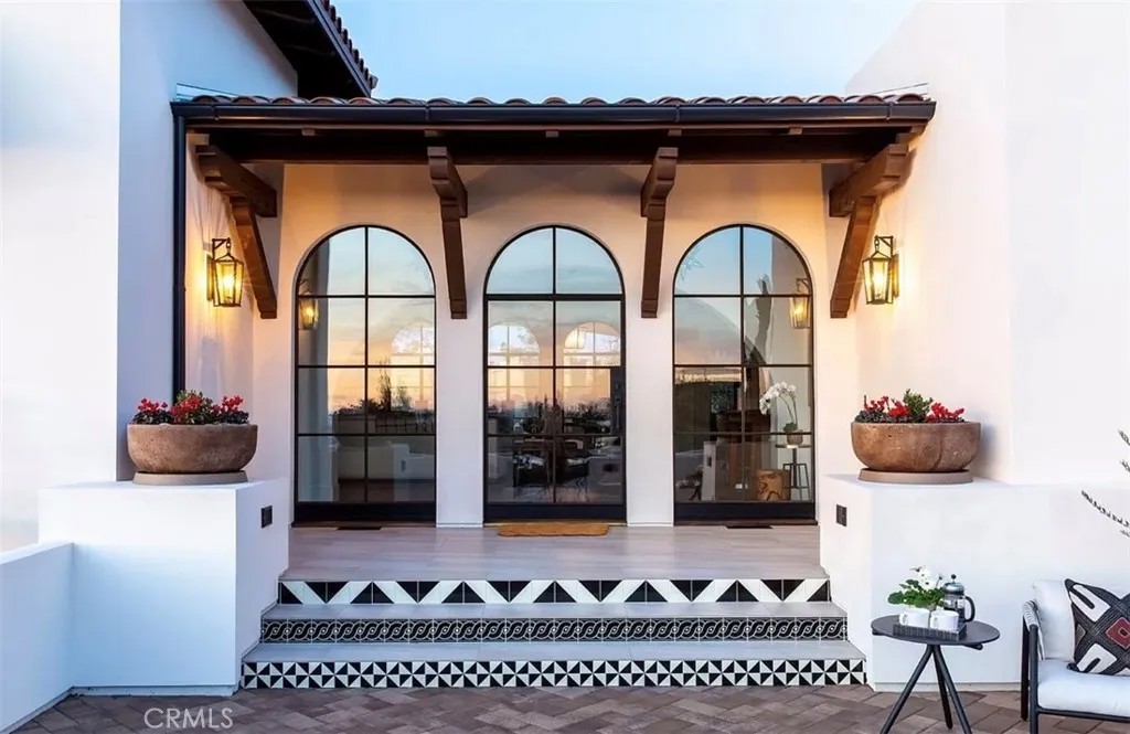 7 Pinnacle Heights Court