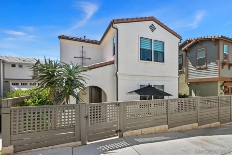 Photo of 1156 E Cove Pl, Encinitas, CA 92024 (MLS # 260024394)