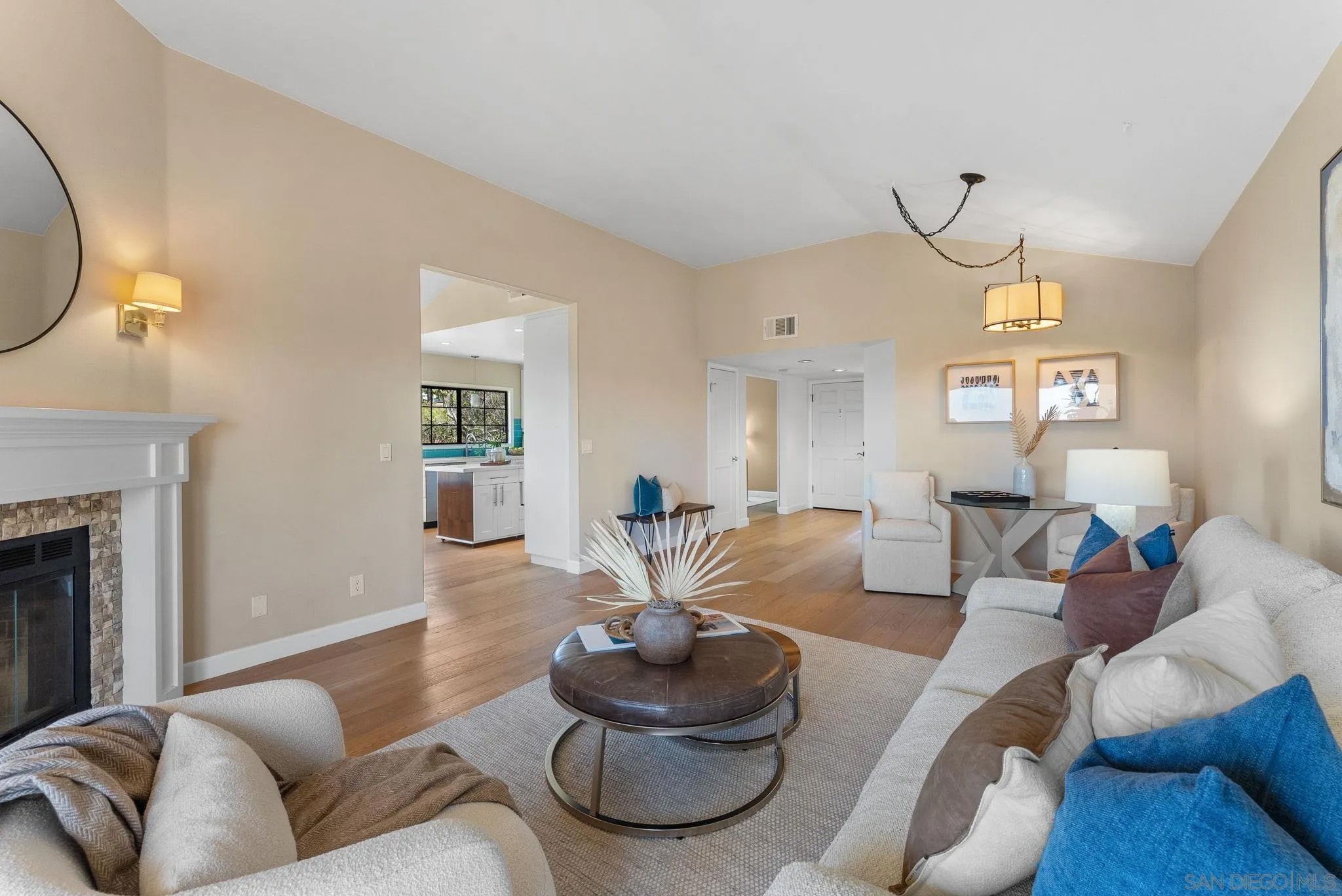 3127 Vista Rica
