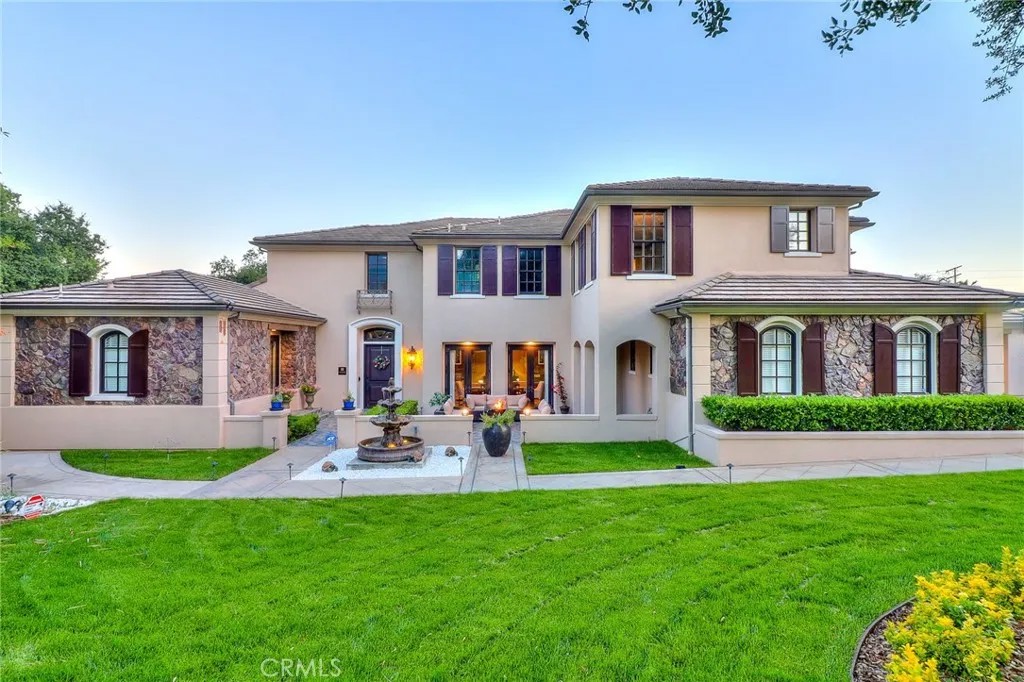 725 Carriage House Drive