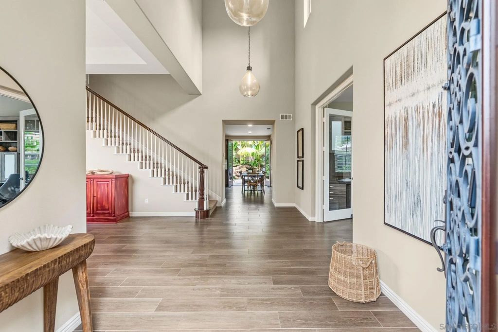 Photo of 817 Dolphin Cir, Encinitas, CA 92024 (MLS # 260007038)