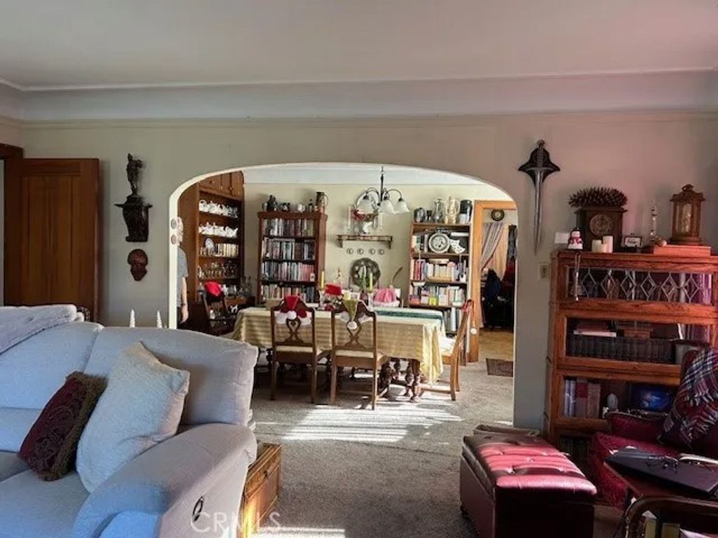 Photo of 280 Park Ave, Long Beach, CA 90803 (MLS # OC26009700)