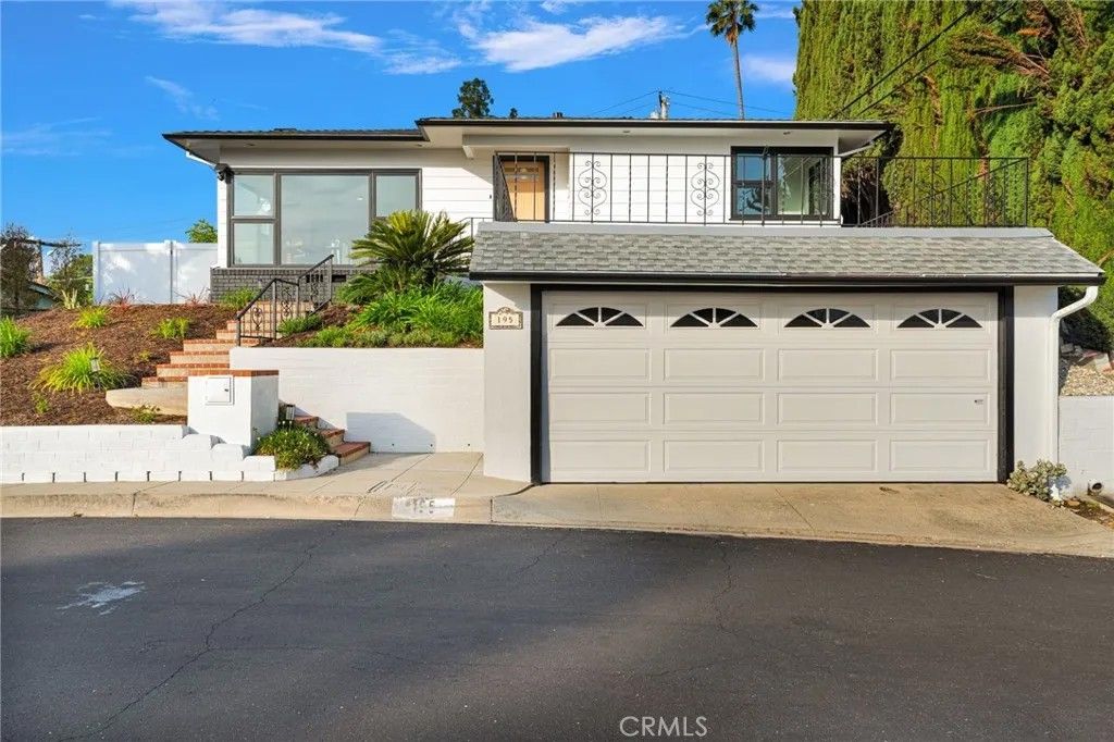 Photo of 195 Anita Drive, Pasadena, CA 91105 (MLS # CV26078155)