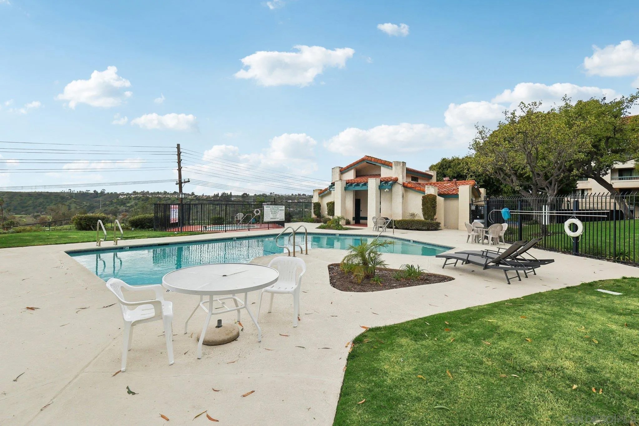 11255 Tierrasanta Boulevard 82