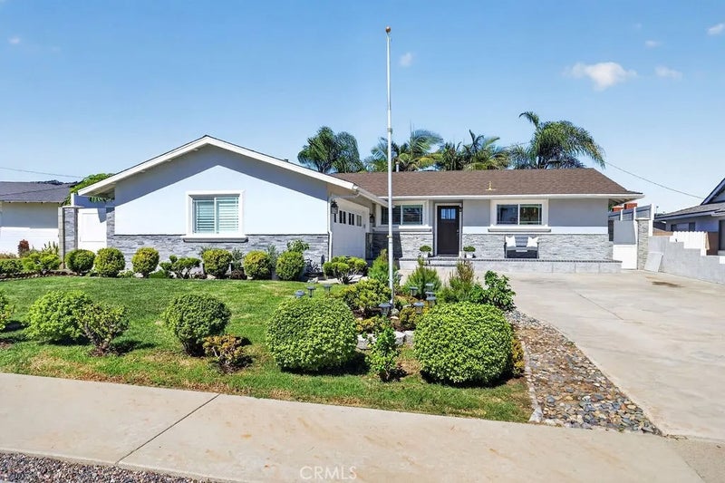 8391 Enfield Circle
