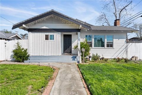 Photo of 1710 2nd St, Bakersfield, CA 93304 (MLS # SR26049154)