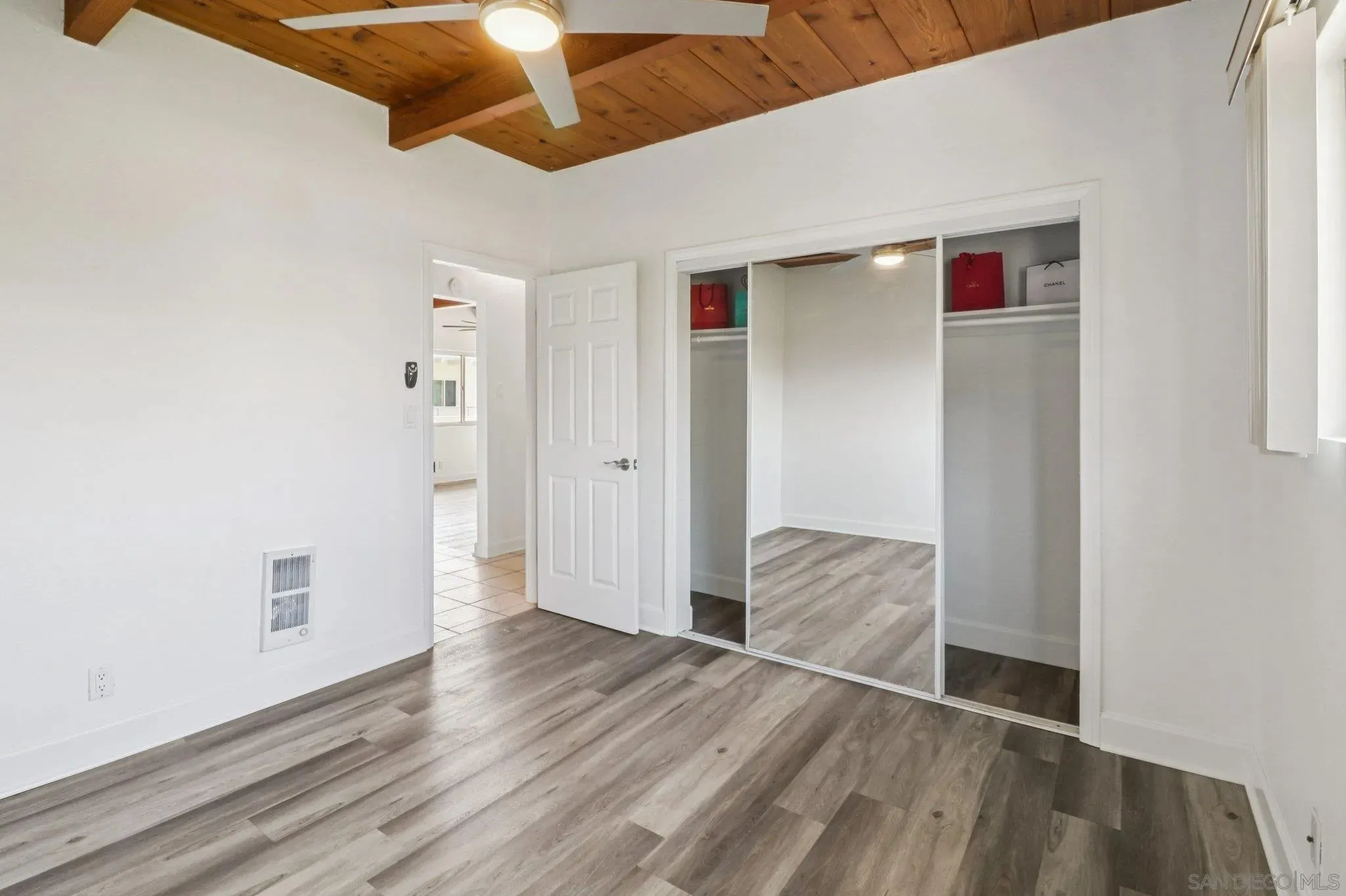 Del Mar, California 92014, United States, 2 Bedrooms Bedrooms, ,1 BathroomBathrooms,Residential,Active,188294