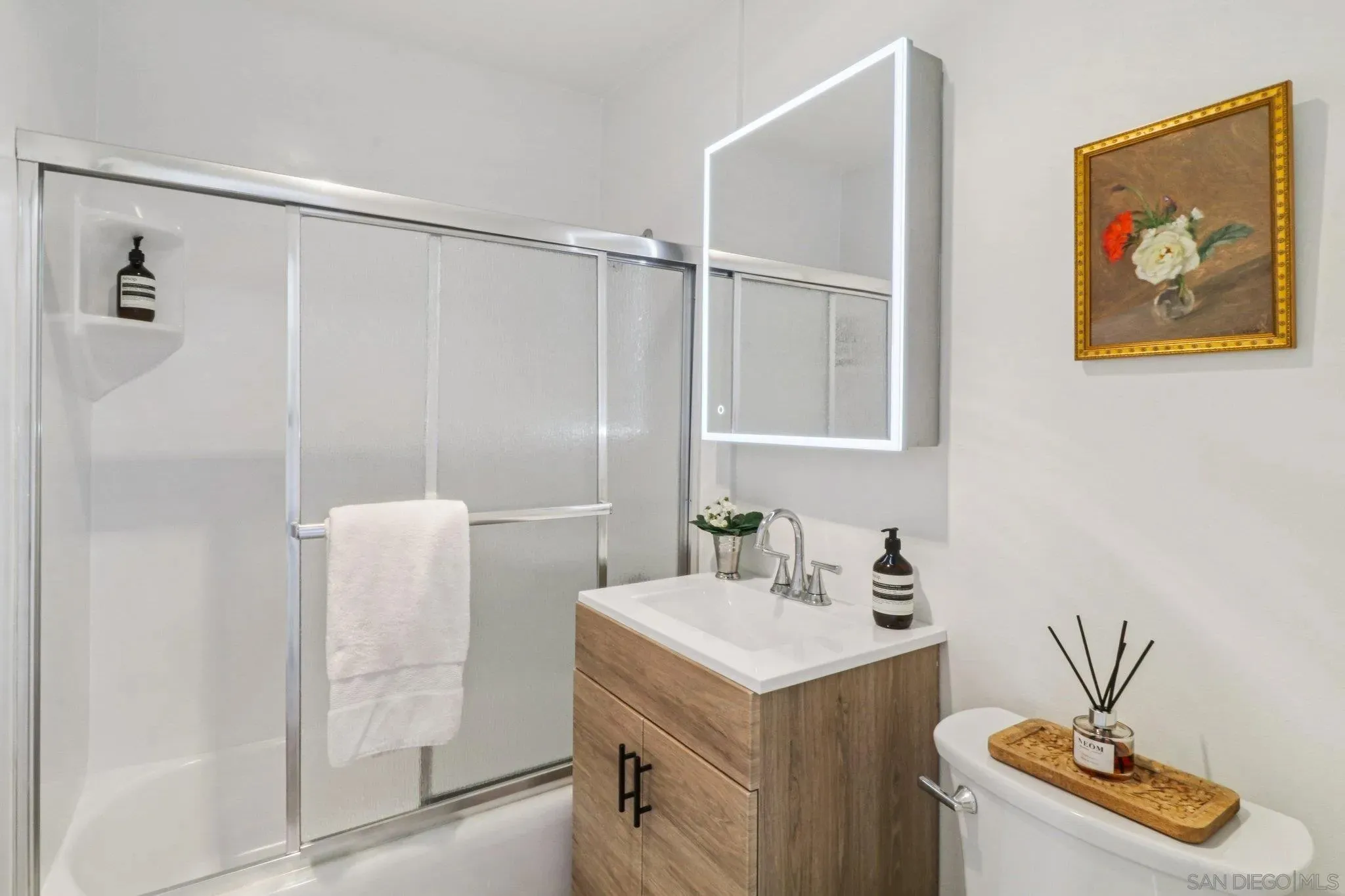 Del Mar, California 92014, United States, 2 Bedrooms Bedrooms, ,1 BathroomBathrooms,Residential,Active,188294