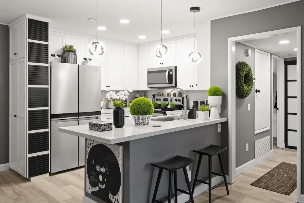 850 State Street 220