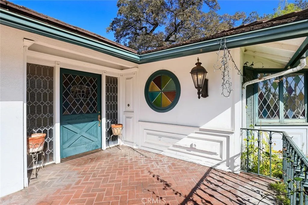 1127 W Foothill Boulevard