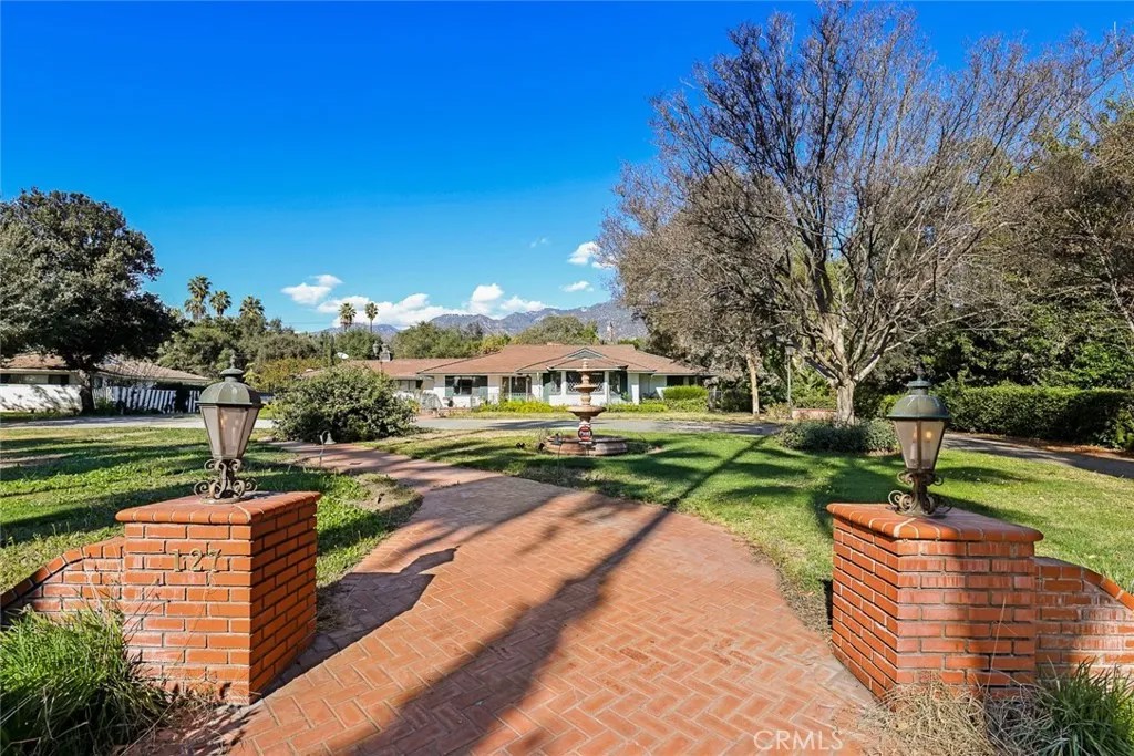 1127 W Foothill Boulevard