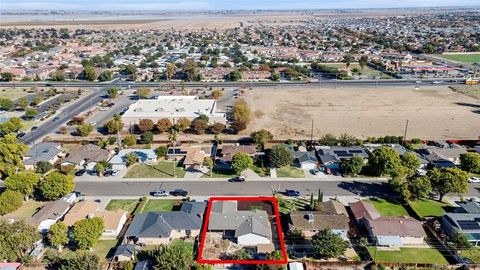 Tiny photo for 433 N Santa Venetia Street, Los Banos, CA 93635 (MLS # FR25252958)