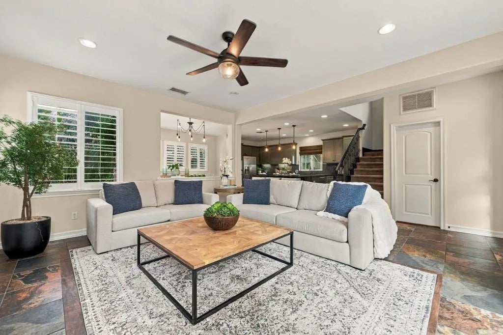 15584 Bristol Ridge