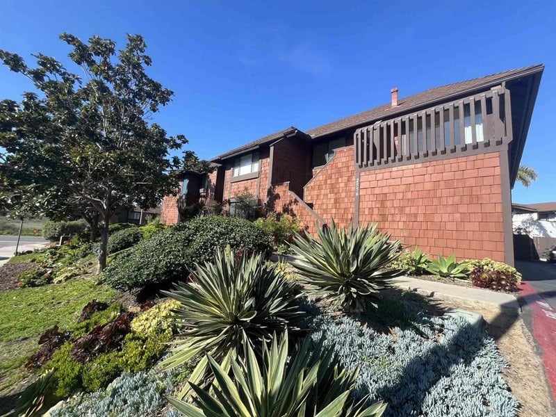 2556 Ocean Cove Dr.