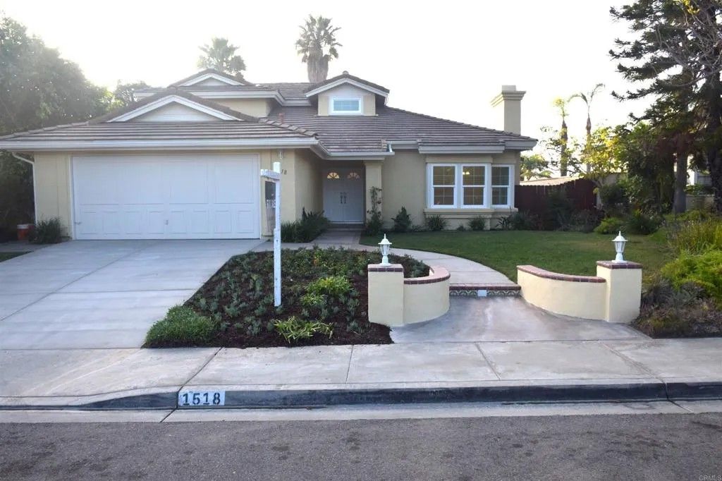 Photo of 1518 Bella Vista, Encinitas, CA 92024 (MLS # NDP2510740)