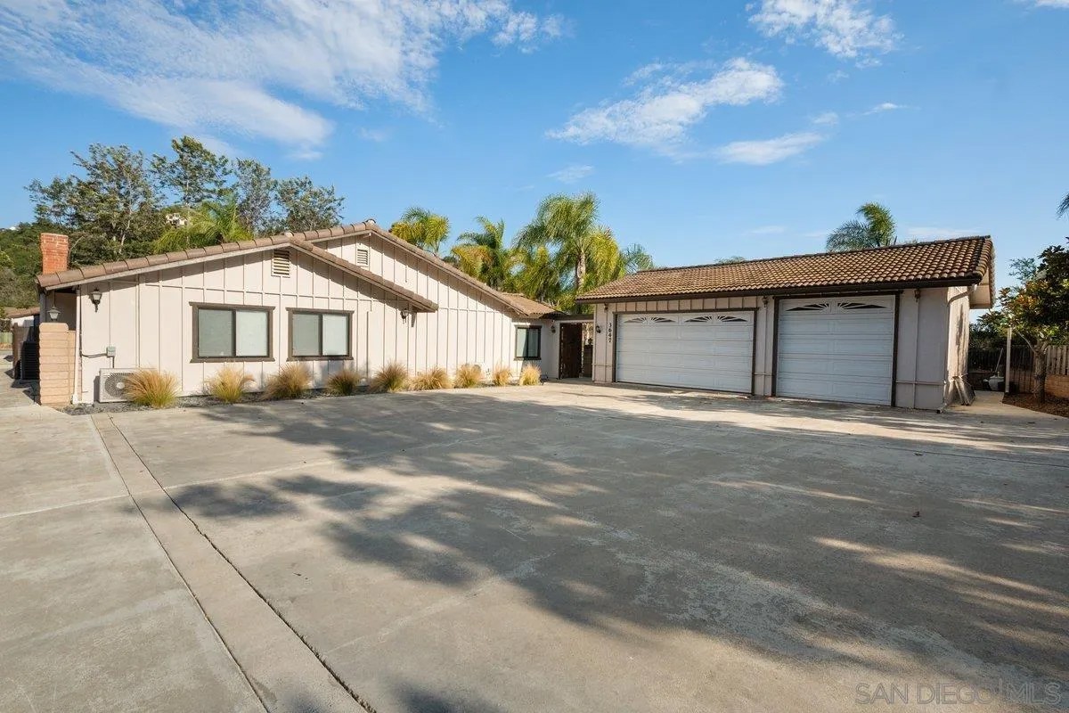 3647 Laketree Dr.