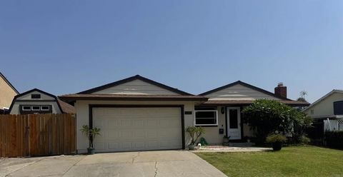 10118 Cedar Springs Dr. Santee CA 92071