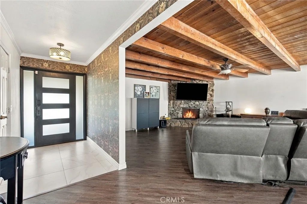 4120 Crestview Drive