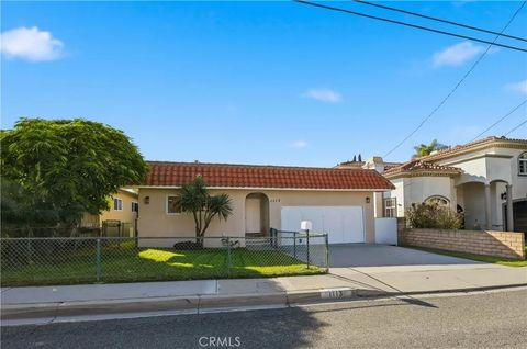 Photo of 1113 Ford Ave, Redondo Beach, CA 90278 (MLS # SB26008704)